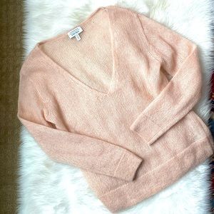 & other stories pale pink/ neutral v neck sweater